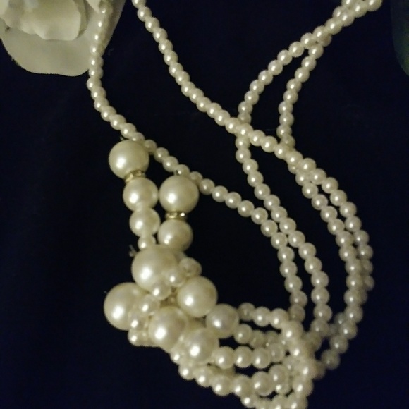 Jewelry - Picture 4 of 6